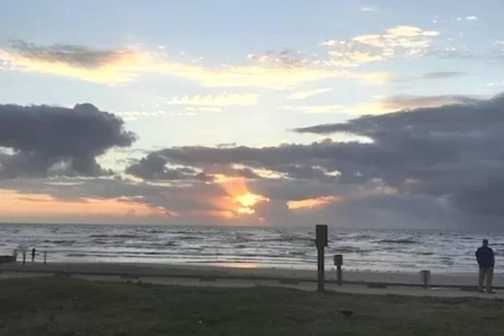 Cozy Beachside Condo With Pool View Corpus Christi Exterior foto